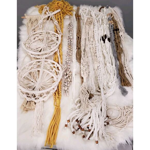 HUGE LOT 15 Vintage Macrame Hanging Plant Holder 70s Mod Home Decor Boho Decor - Picture 1 of 13